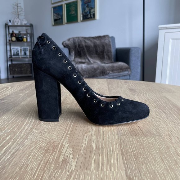 SOLD NWT Karl Lagerfeld Black Suger Suede Stitched Pump - Picture 4 of 9